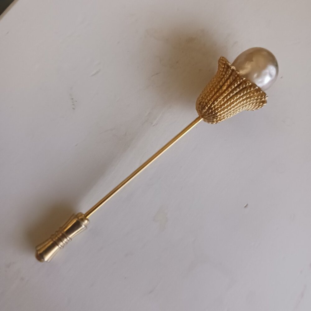 Vintage stick pin. Faux? Pearl.